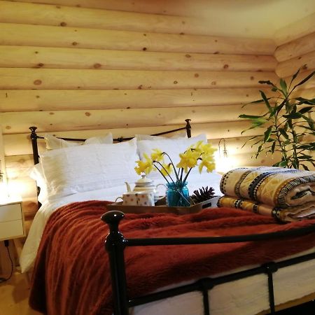 Ravenglass Log Cabin Exterior photo